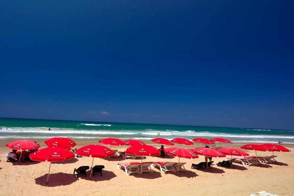 Isramax Apartment Near The Beach. Bat Yam Exterior foto