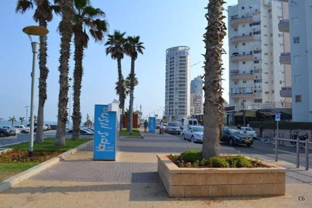 Isramax Apartment Near The Beach. Bat Yam Exterior foto